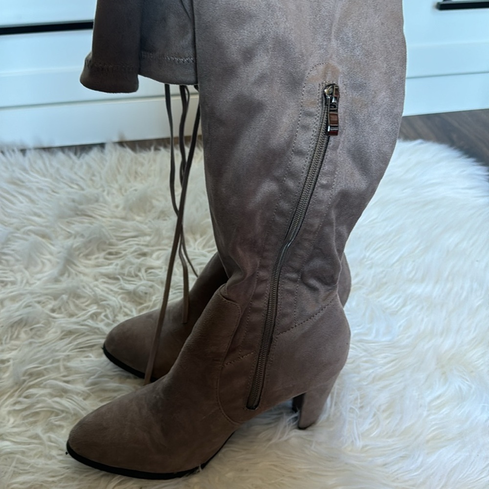 OVER THE KNEE BOOTS - Picture 5 of 9
